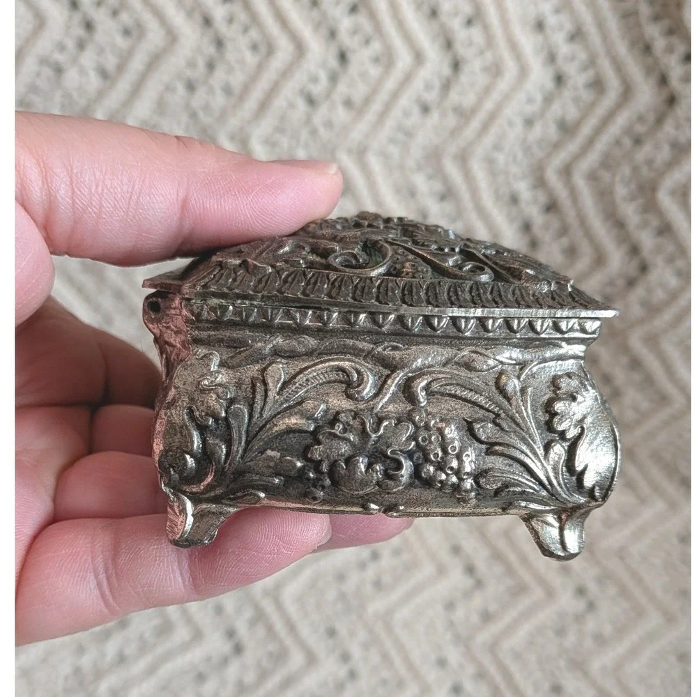 Vintage Holiday Imports Silverplate Trinket Box Grapevine Filigree Japan Green
